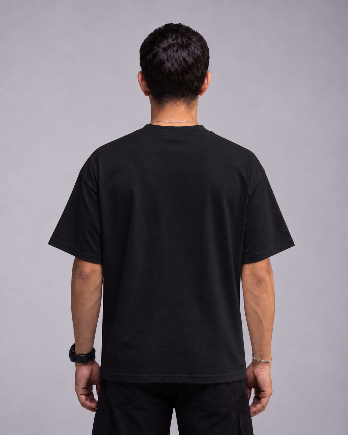 Polera Semi Oversize Negra 220 GSM - espalda